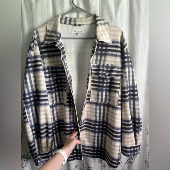 Women’s Shacket - Picture 4 of 5